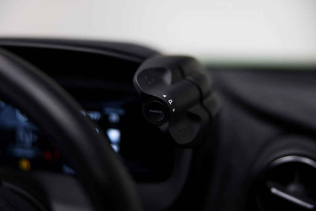 2024 McLaren 750S Spider - Image 28 of 30
