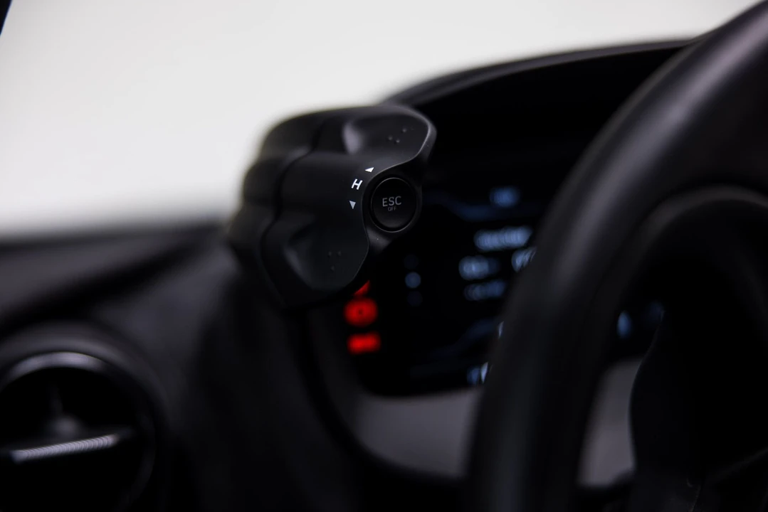 2024 McLaren 750S Spider - Image 29 of 30