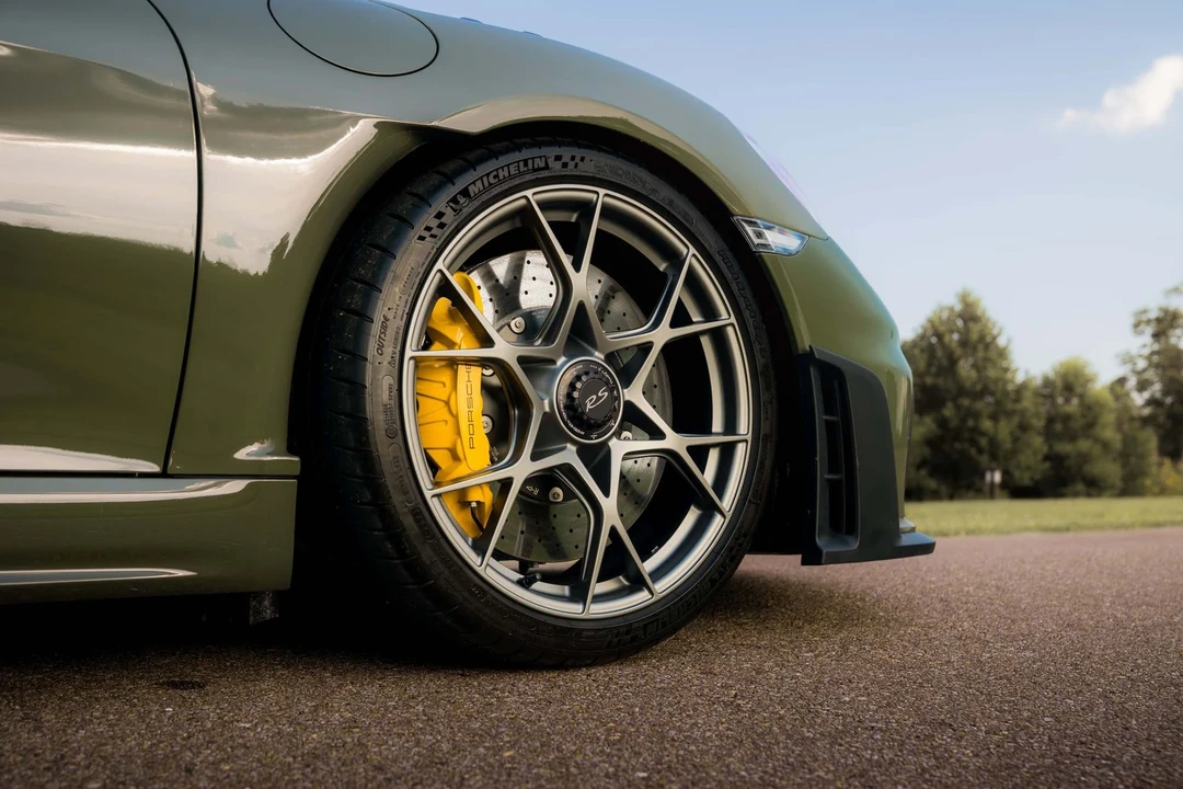 2025 Porsche 718 Cayman GT4 RS - Image 6 of 21