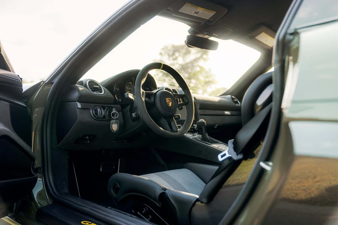2025 Porsche 718 Cayman GT4 RS - Image 17 of 21