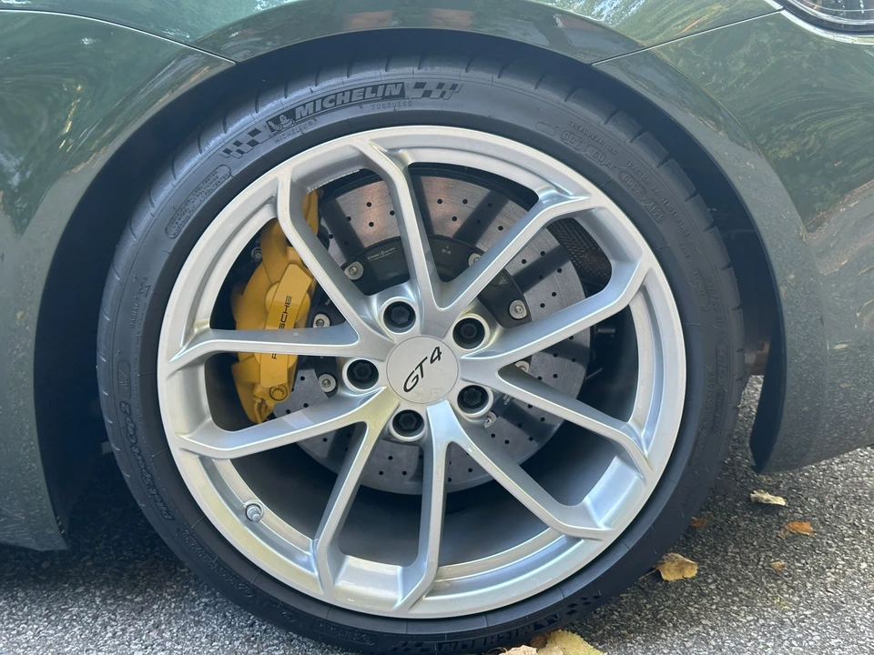 2021 Porsche 718 Cayman GT4 - Image 7 of 19