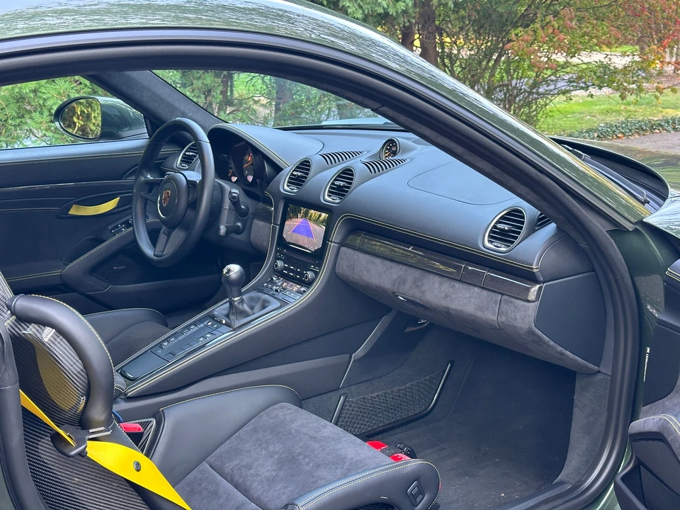 2021 Porsche 718 Cayman GT4 - Image 9 of 19