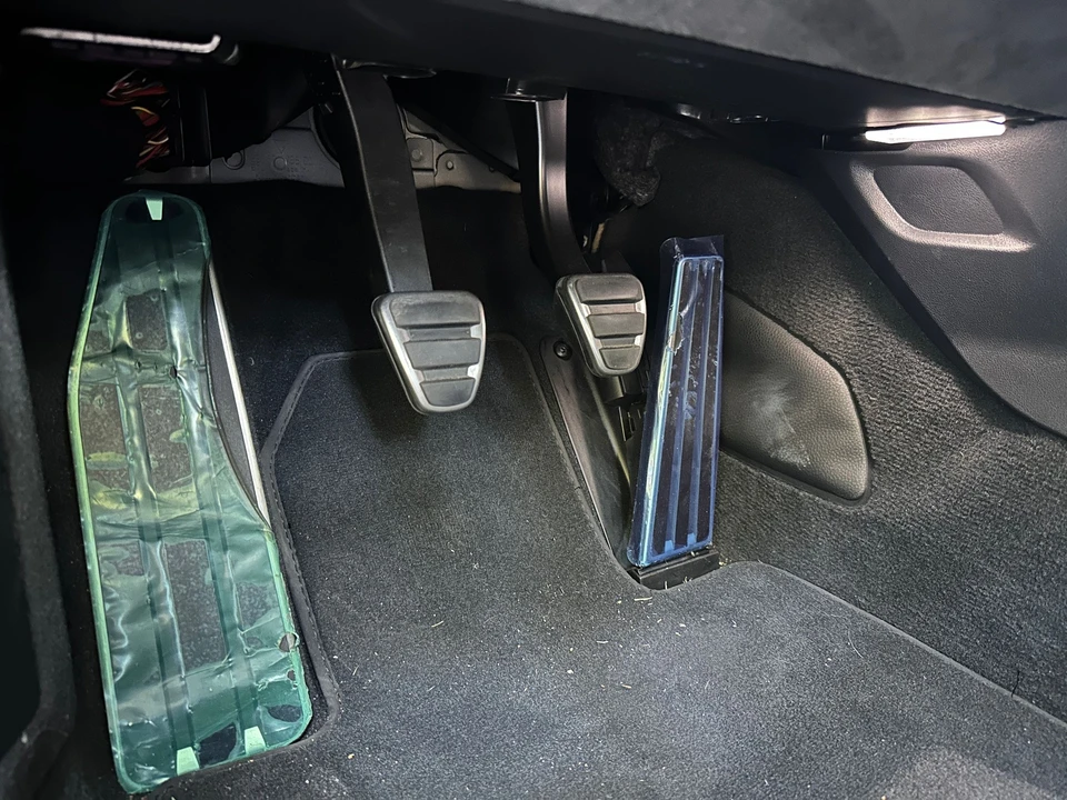 2021 Porsche 718 Cayman GT4 - Image 16 of 19