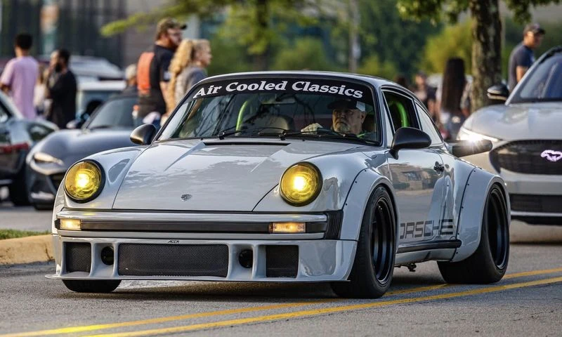 1977 Porsche 934 & 935 - Image 2 of 9