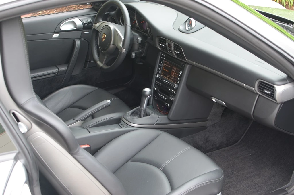 2010 Porsche 997 Carrera - Image 2 of 5