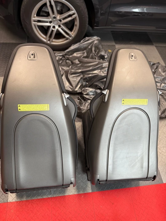 2004 Parts & Memorabilia Seats & Interior - Image 15 of 15