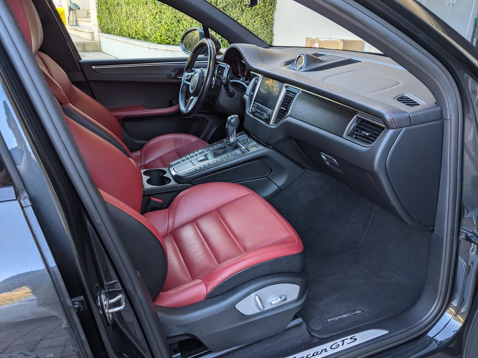 2017 Porsche Macan GTS - Image 9 of 14
