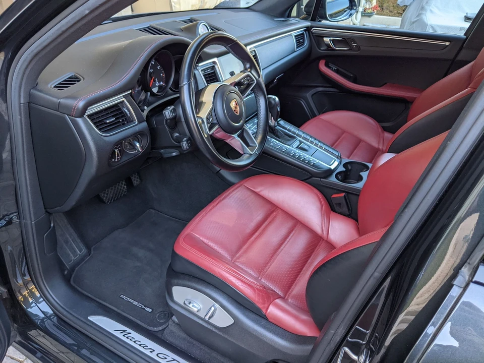 2017 Porsche Macan GTS - Image 12 of 14