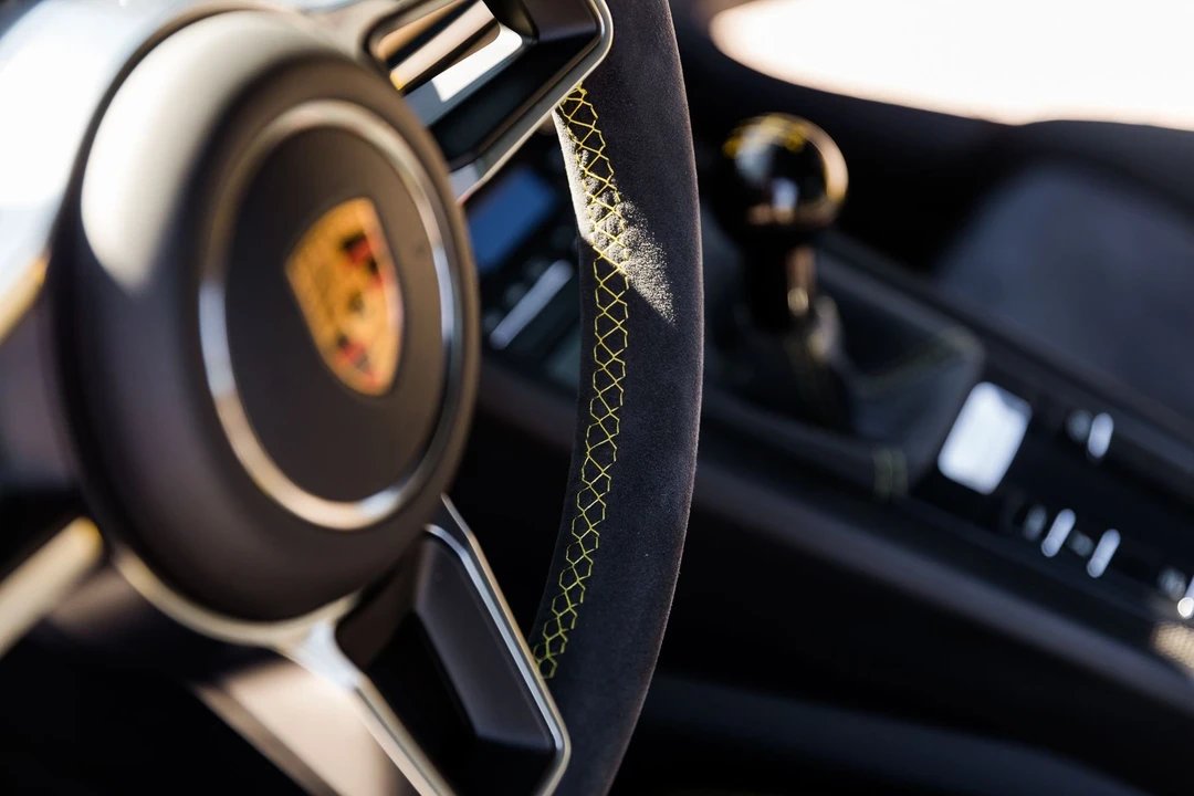 2016 Porsche 981 Cayman GT4 - Image 8 of 12