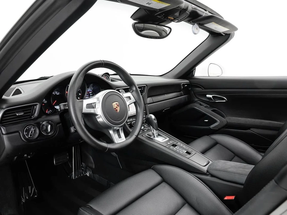 2016 Porsche 991 Targa 4 GTS - Image 11 of 31