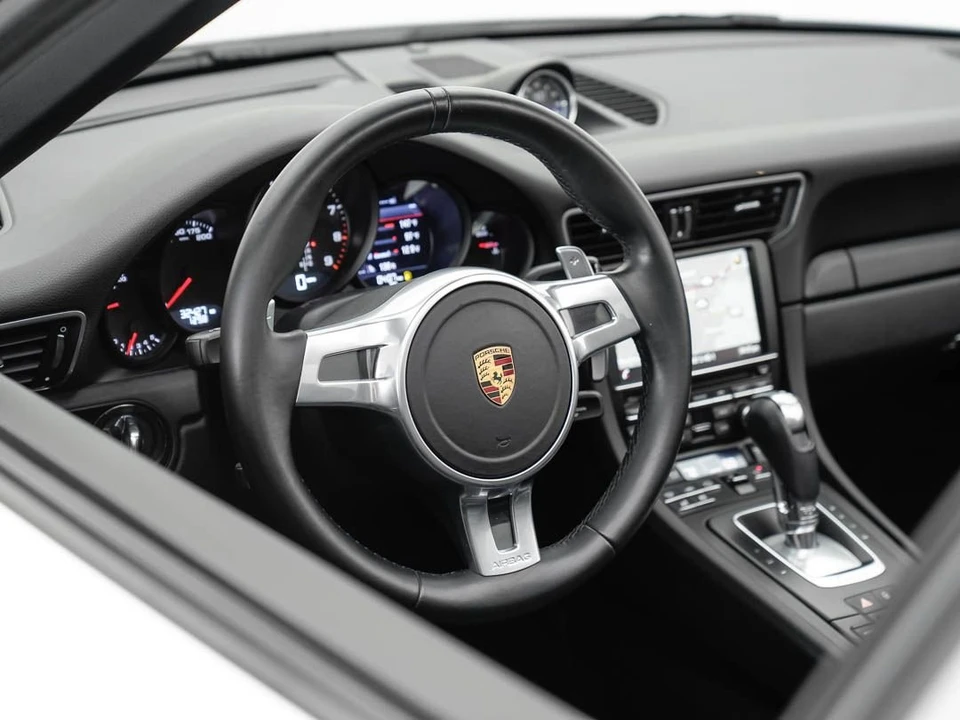 2016 Porsche 991 Targa 4 GTS - Image 14 of 31