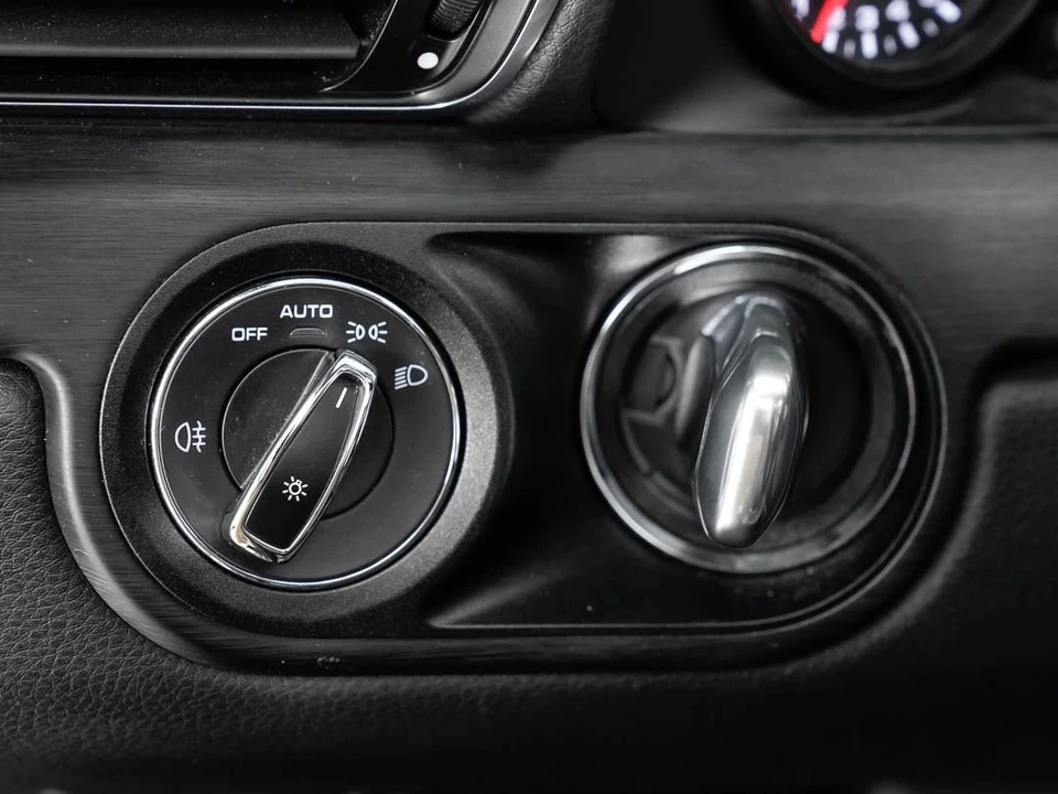 2016 Porsche 991 Targa 4 GTS - Image 15 of 31