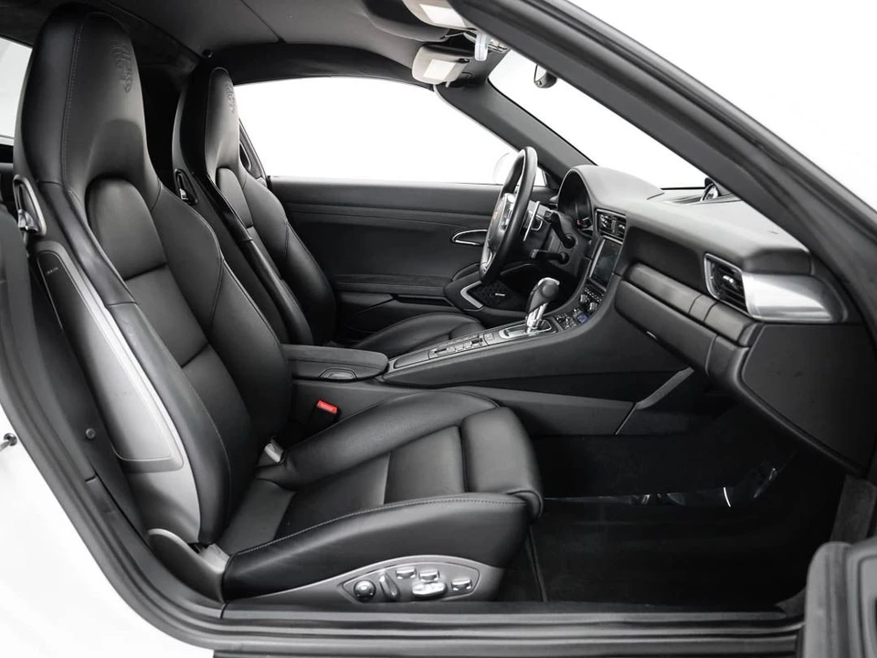 2016 Porsche 991 Targa 4 GTS - Image 26 of 31
