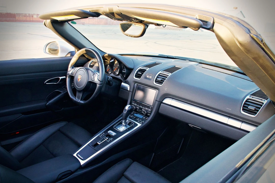 2016 Porsche 981 Boxster - Image 7 of 29
