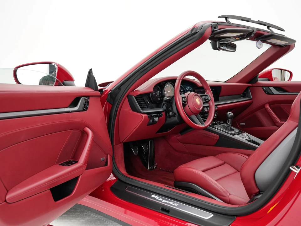 2021 Porsche 992 Targa 4 & 4S - Image 14 of 31