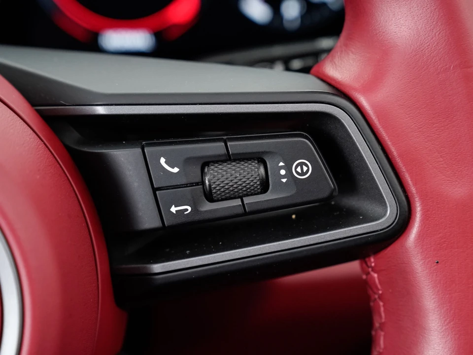 2021 Porsche 992 Targa 4 & 4S - Image 24 of 31