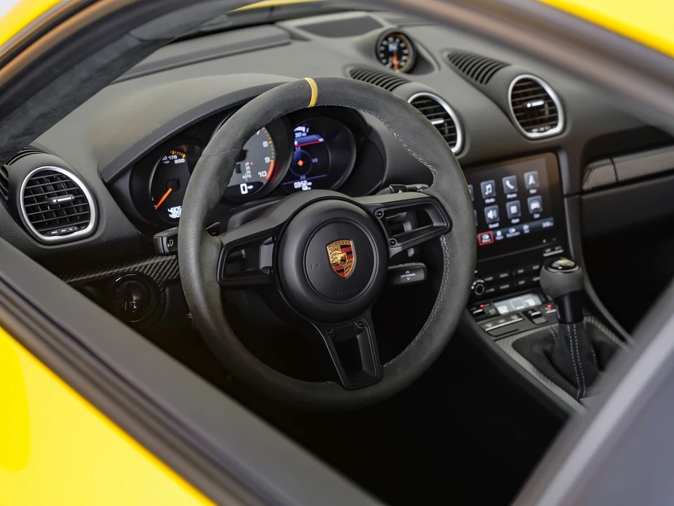 2023 Porsche 718 Cayman - Image 16 of 31