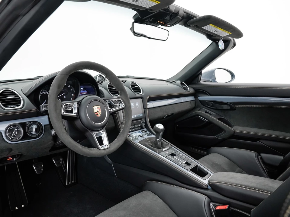 2023 Porsche 718 Boxster Spyder - Image 16 of 31