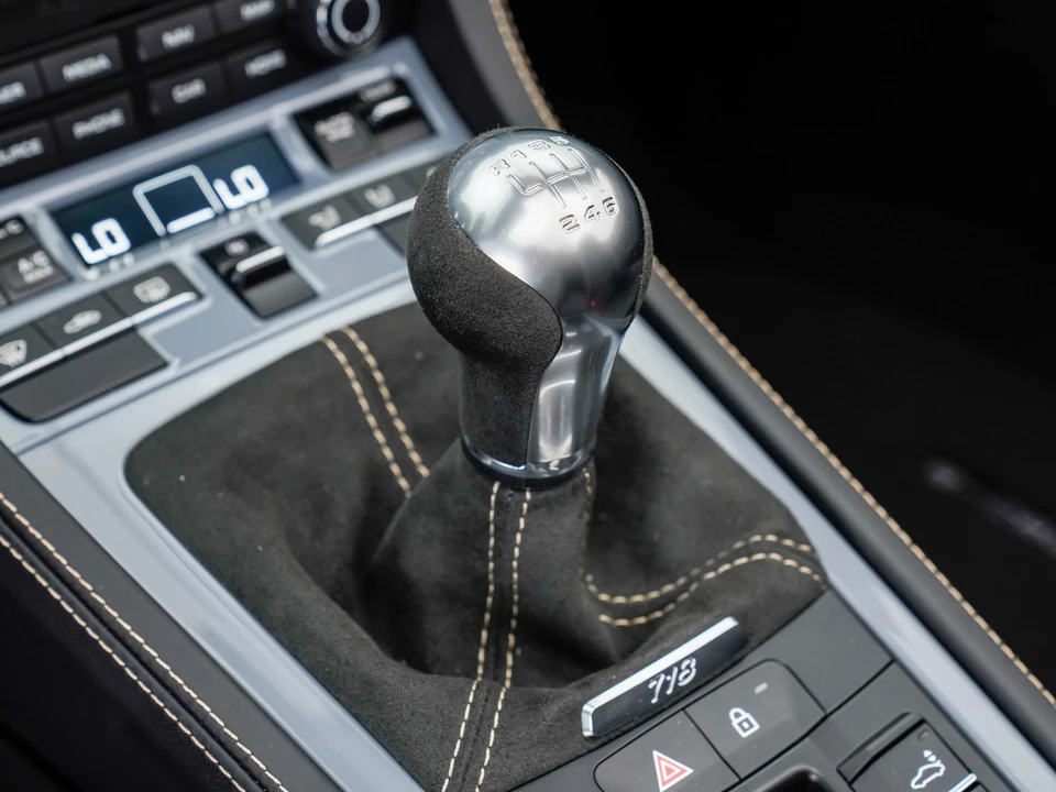 2023 Porsche 718 Boxster Spyder - Image 30 of 31