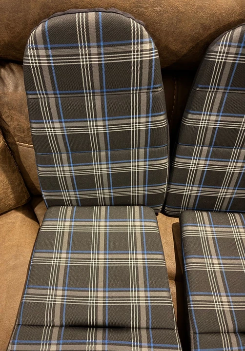 Parts & Memorabilia Seats & Interior - Image 2 of 8