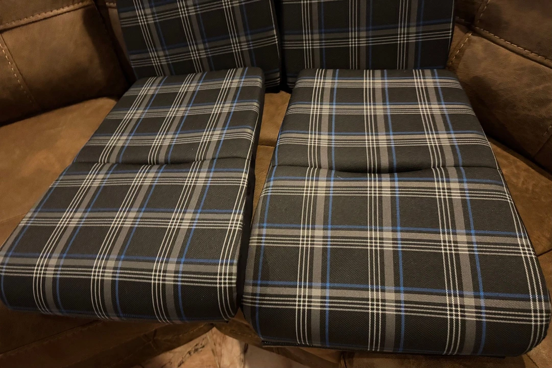 Parts & Memorabilia Seats & Interior - Image 4 of 8