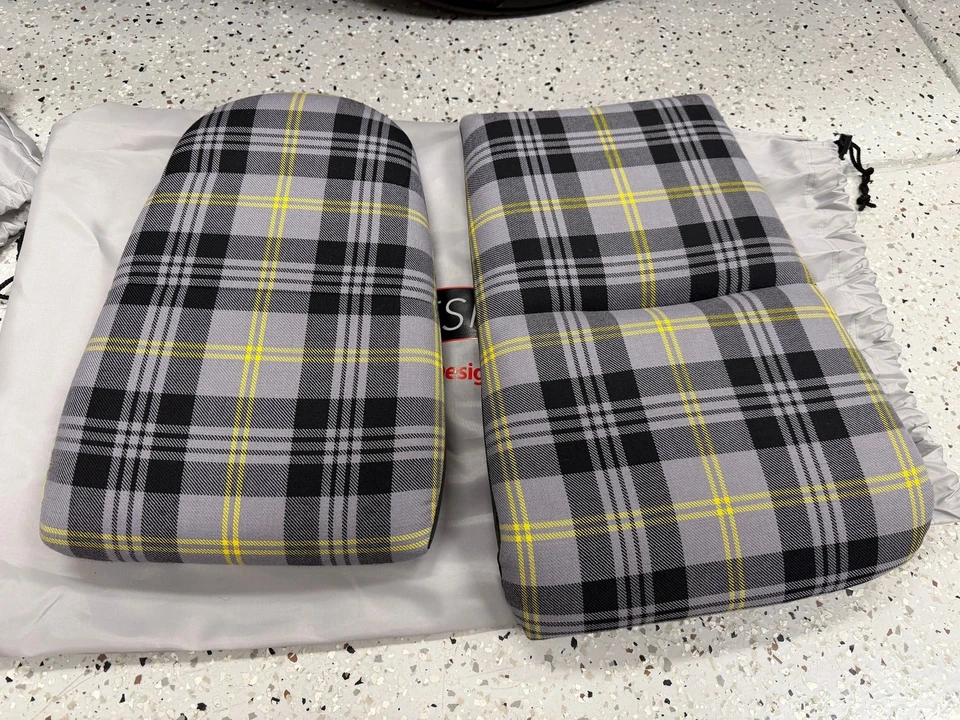 2017 Parts & Memorabilia Seats & Interior - Image 3 of 8