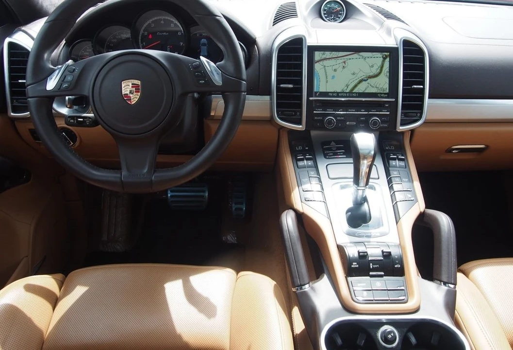 2014 Porsche 958 Cayenne Turbo - Image 10 of 19