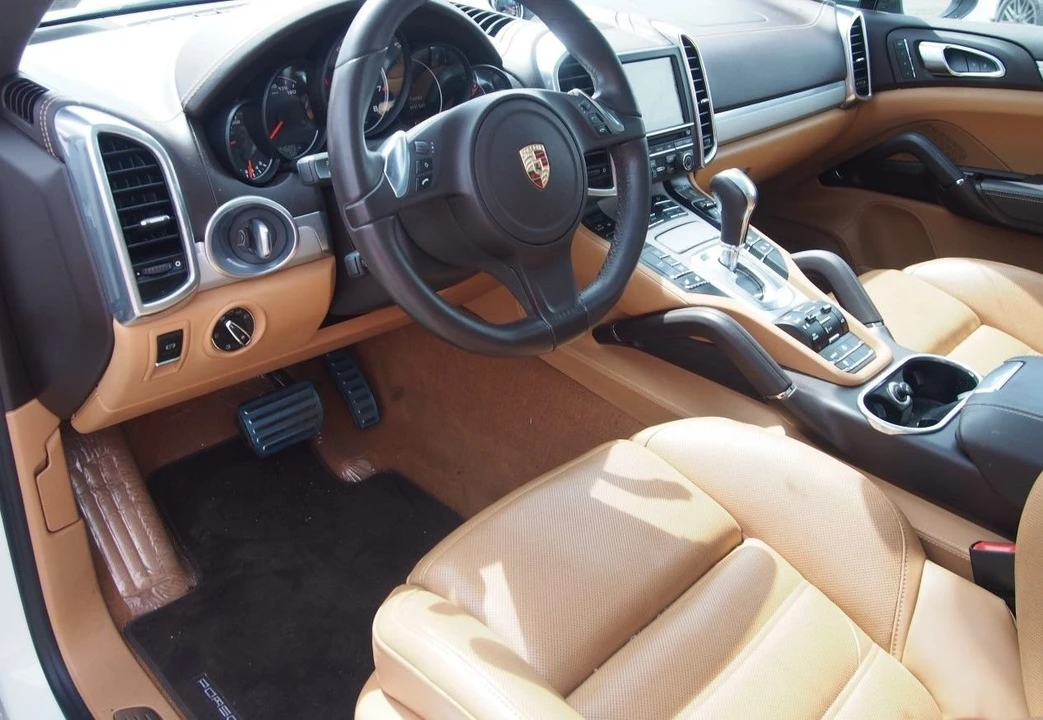 2014 Porsche 958 Cayenne Turbo - Image 12 of 19
