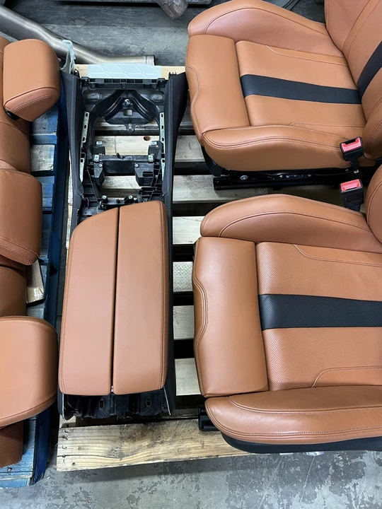 Parts & Memorabilia Seats & Interior - Image 4 of 6