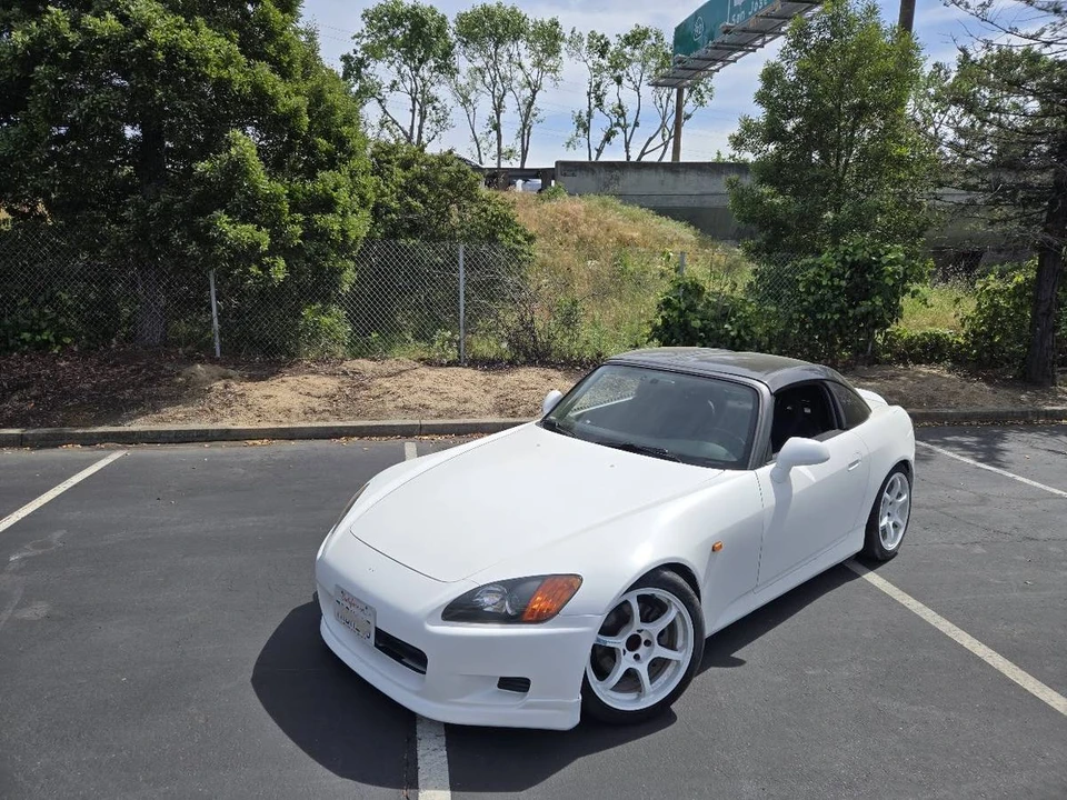 2002 Honda AP1 S2000 - Image 2 of 12