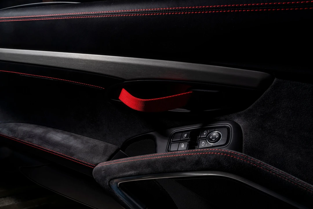 2016 Porsche 981 Cayman GT4 - Image 2 of 3