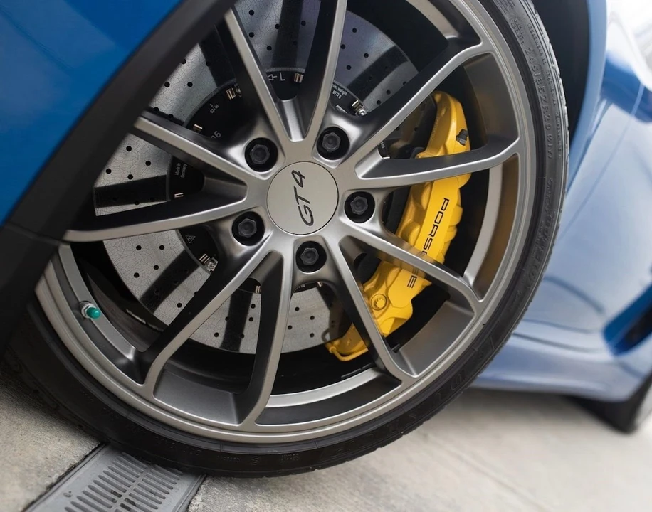 2016 Porsche 981 Cayman GT4 - Image 5 of 18