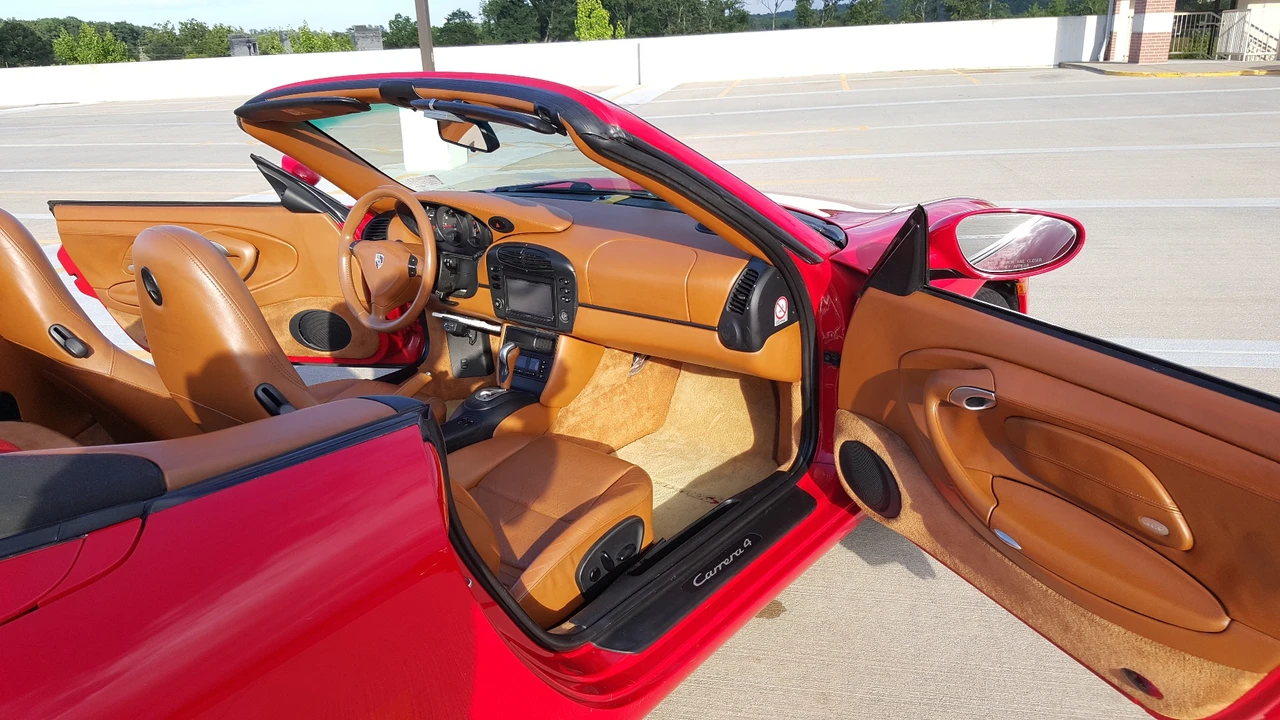 2001 Porsche 996 Carrera 4 - Image 4 of 10