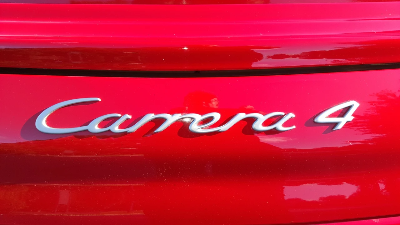 2001 Porsche 996 Carrera 4 - Image 9 of 10