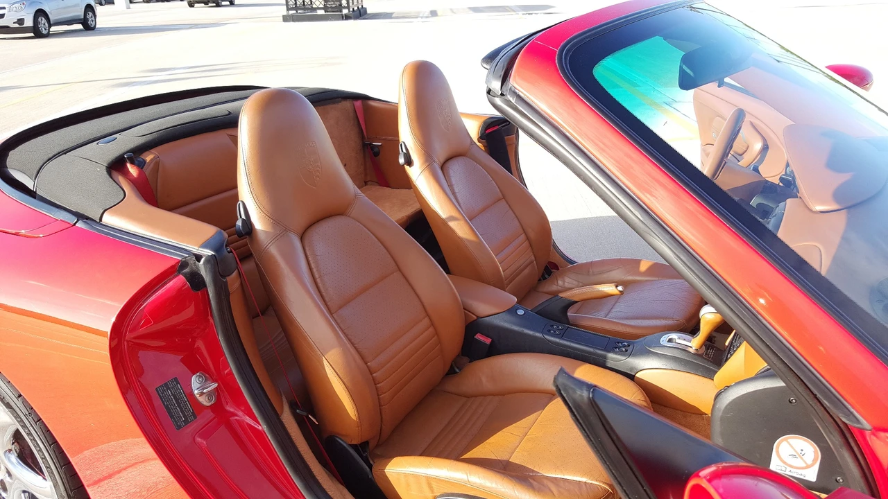 2001 Porsche 996 Carrera 4 - Image 5 of 10