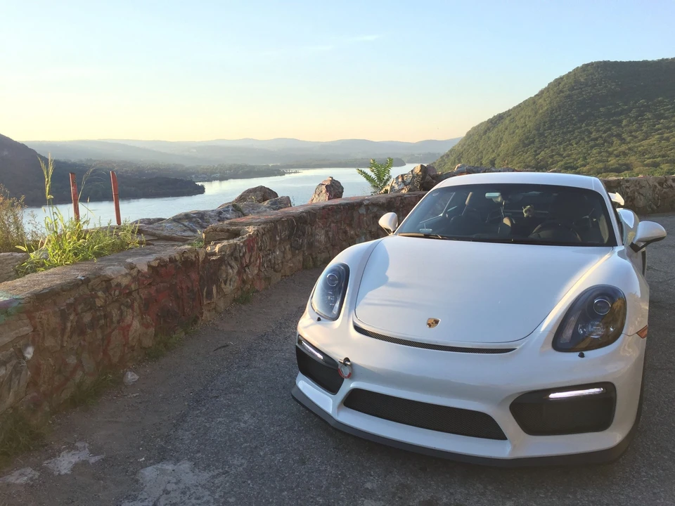 2016 Porsche 981 Cayman GT4 - Image 4 of 13