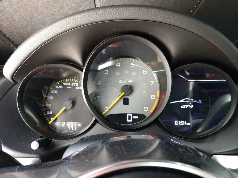 2016 Porsche 981 Cayman GT4 - Image 9 of 27