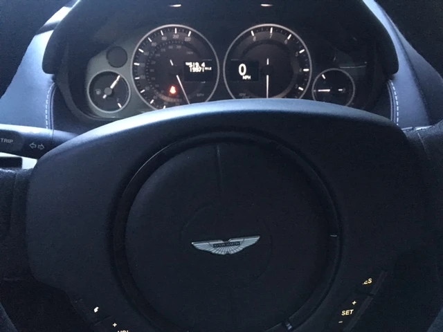 2011 Aston Martin Vantage - Image 12 of 13