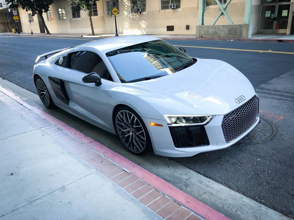 2017 Audi 4S R8 - Image 2 of 7