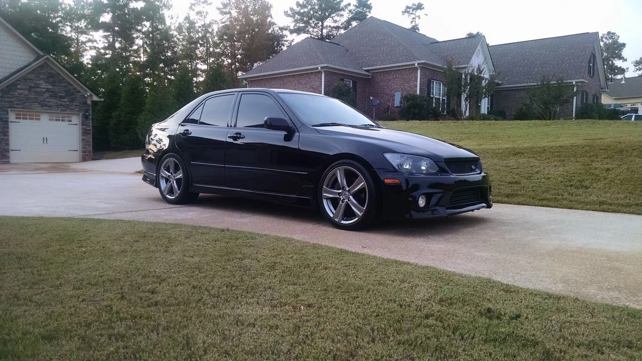 2002 Lexus IS 1st Gen - Image 4 of 11
