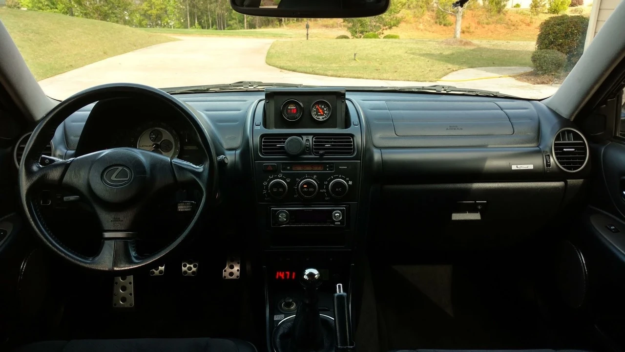 2002 Lexus IS 1st Gen - Image 5 of 11