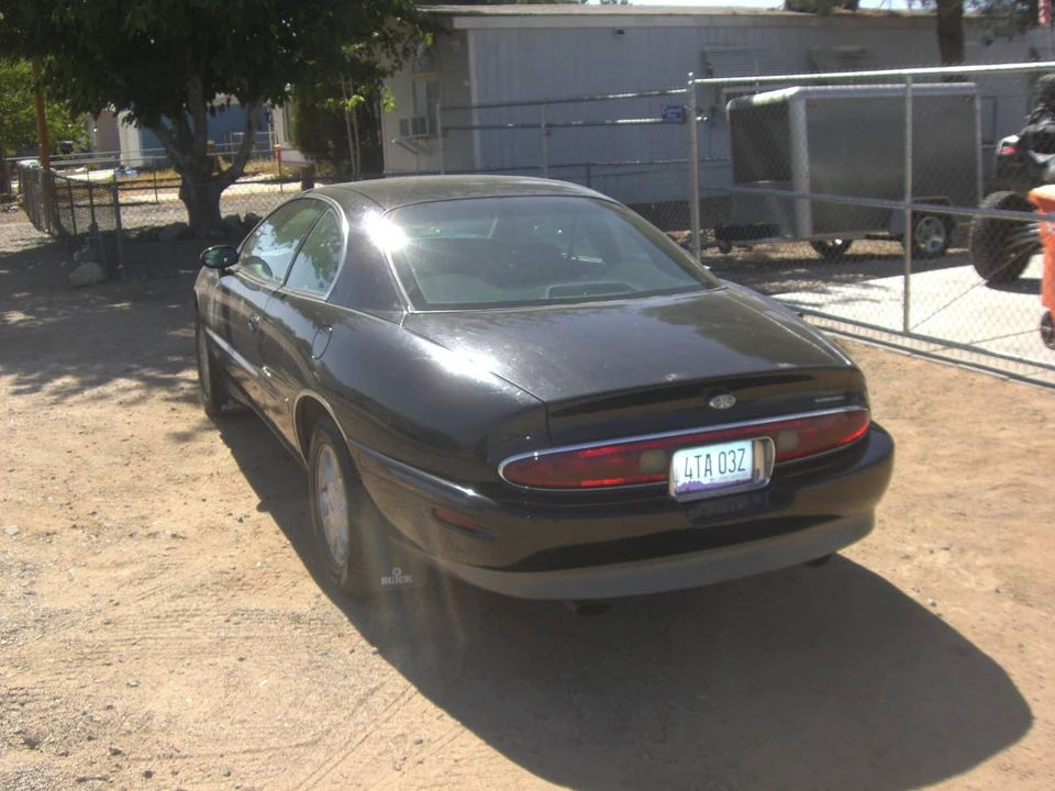 1995 Buick Riviera 8th Gen - Image 3 of 7
