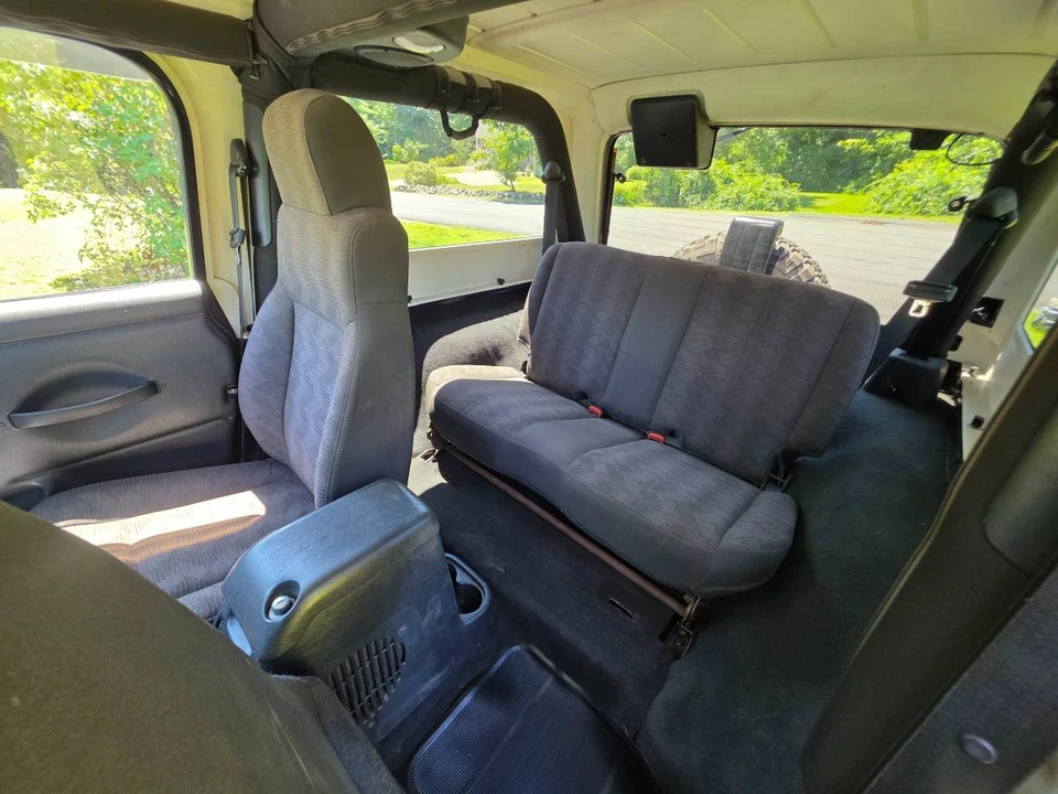 2005 Jeep TJ Wrangler - Image 10 of 17