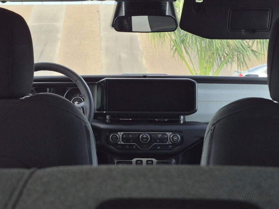 2026 Jeep JL Wrangler - Image 5 of 9