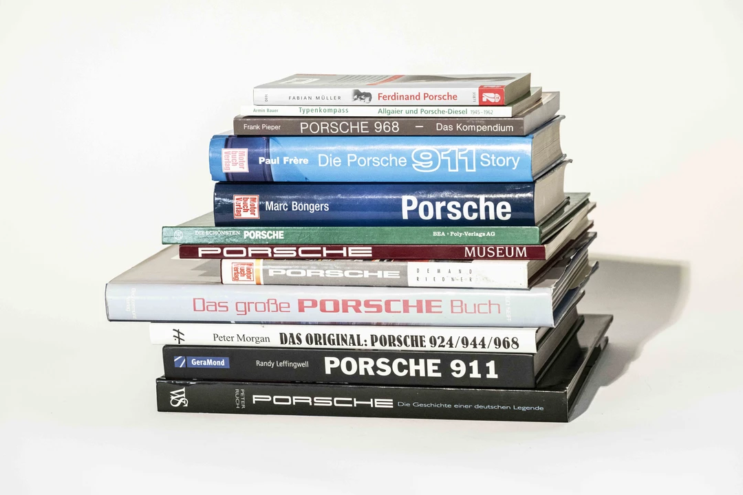 9999 Porsche - Image 2 of 31