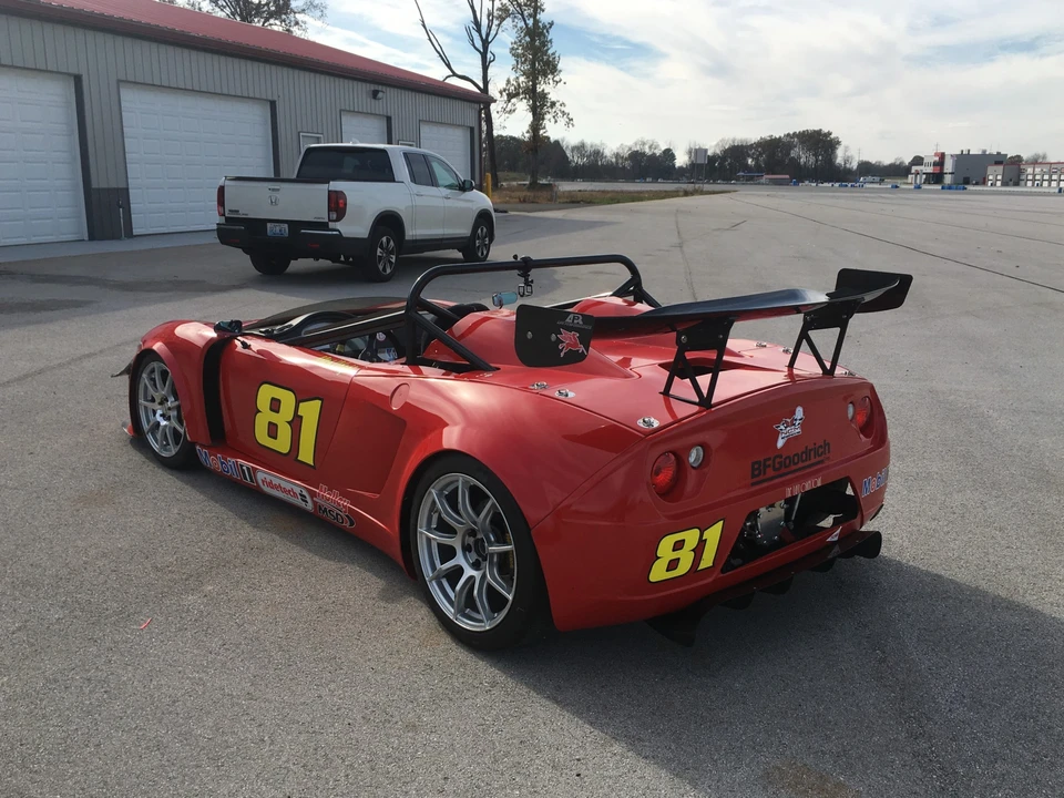 Factory Five 818 - Image 9 of 31