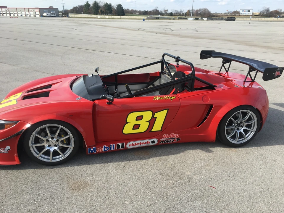 Factory Five 818 - Image 5 of 31