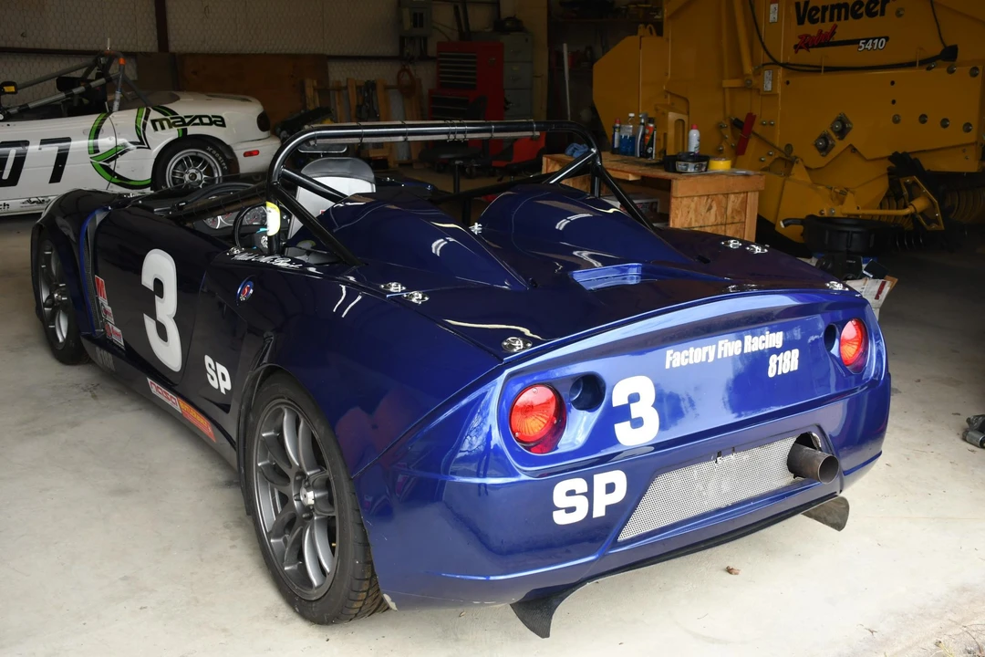 Factory Five 818 - Image 5 of 31