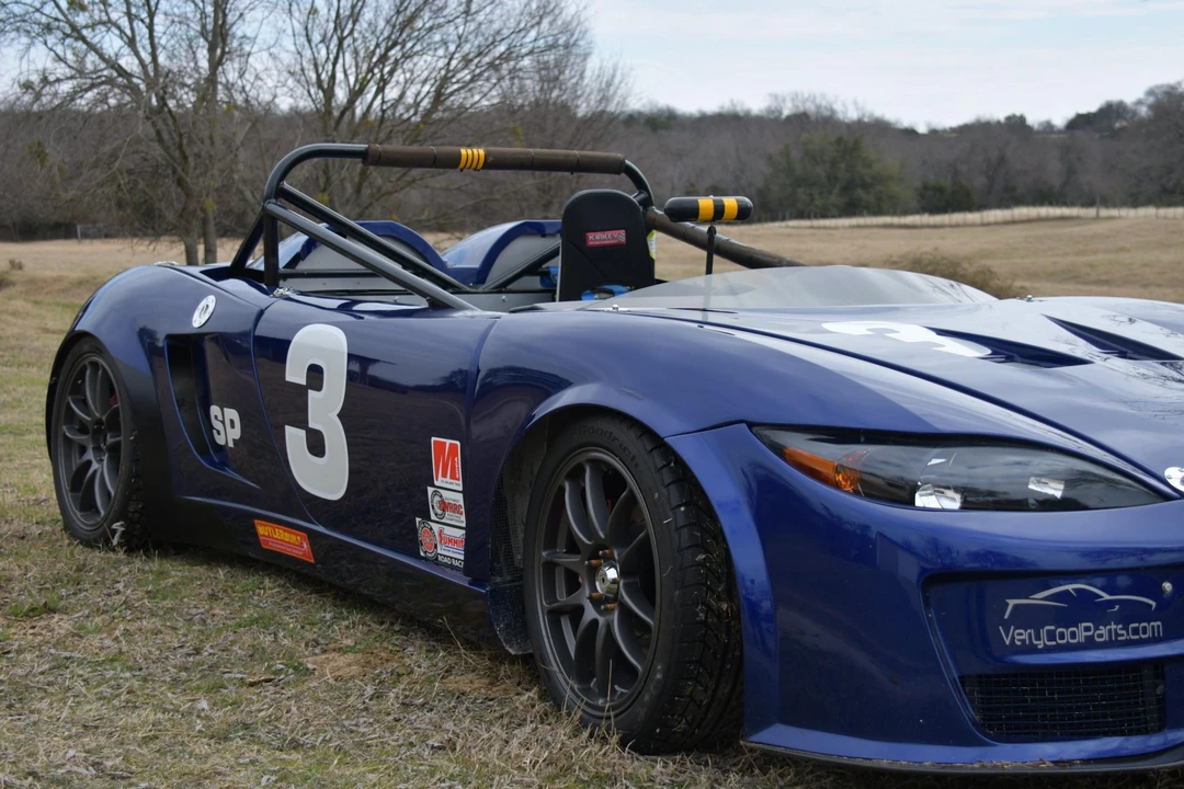 Factory Five 818 - Image 14 of 31