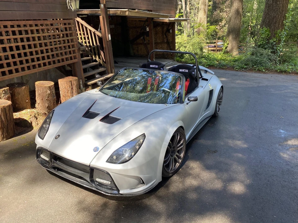 Factory Five 818 - Image 2 of 31